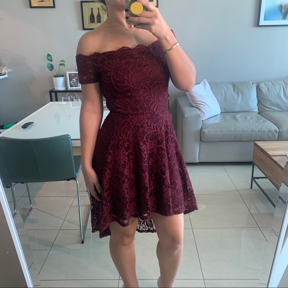 🦋 Windsor High Low Off Shoulder Burgundy Lace Dress